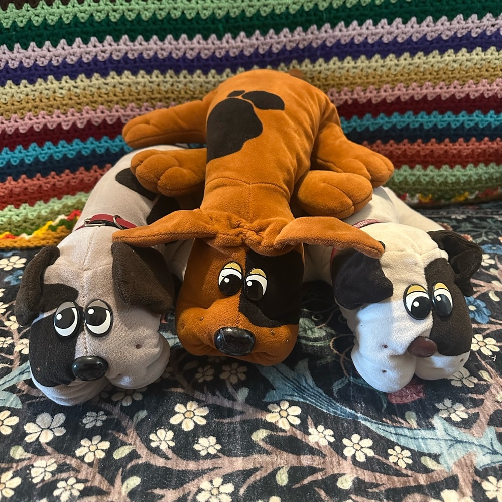 Vintage 1985 Pound Puppies set of 3